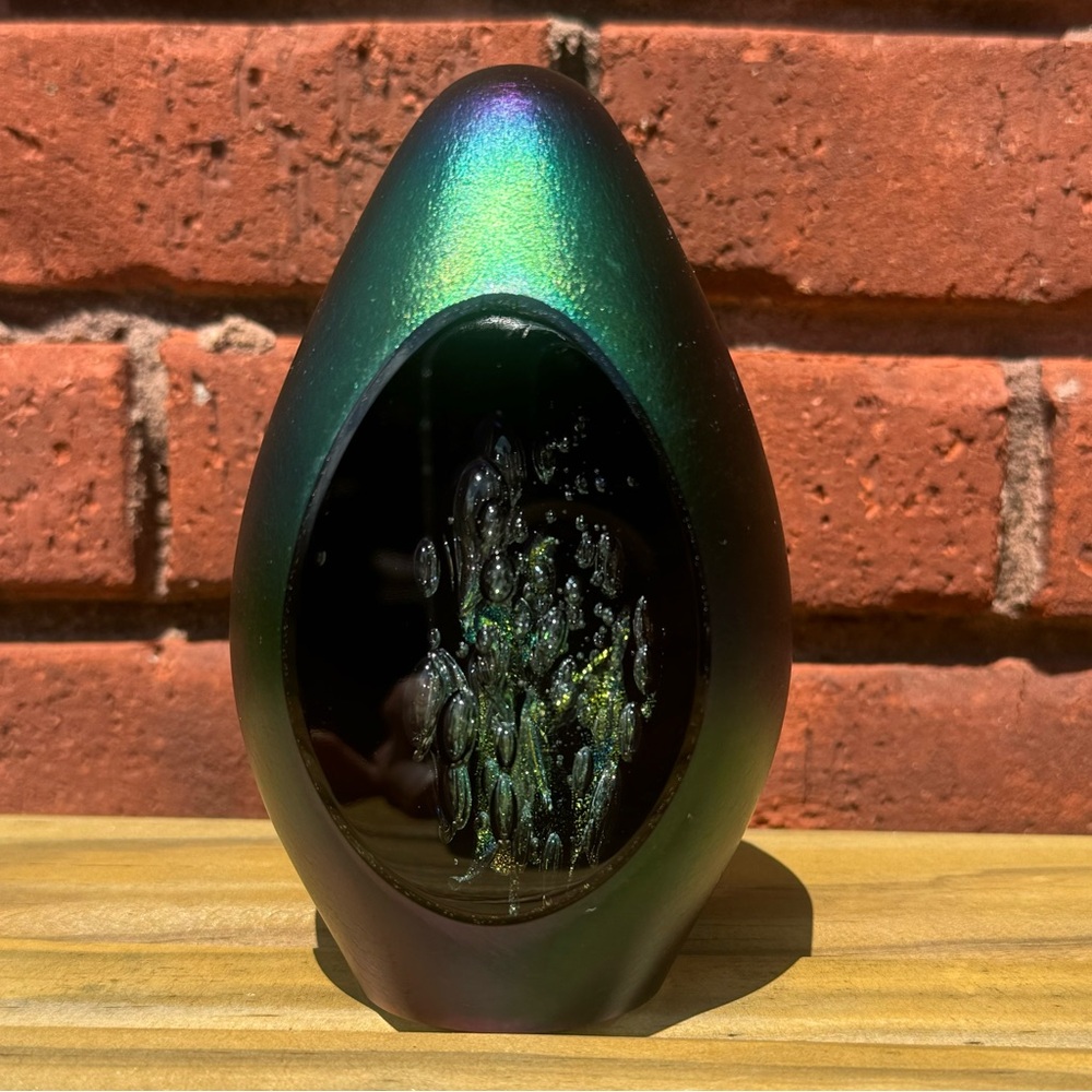 Eickholt Iridescent 2006 Egg Shaped Paperweight w/ lighted stand, Signed.